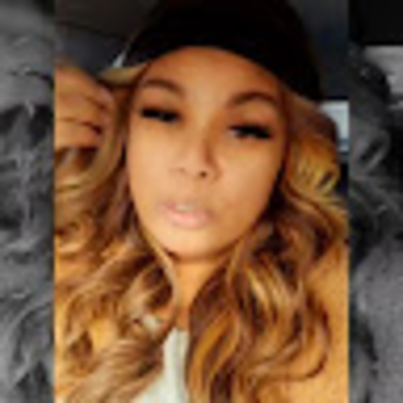 Meet your Posher, Danielle - Picture 1 of 1